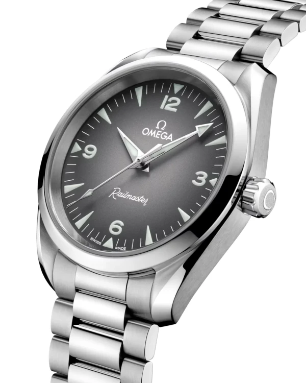 omega-seamaster-railmaster-co-axial-master-chronometer-38-mm-23510382006001-portrait-2-579ce3.webp
