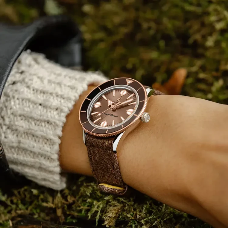 u10340e31a1a1-on-wrist_e884296f_thumbnail_1024.webp