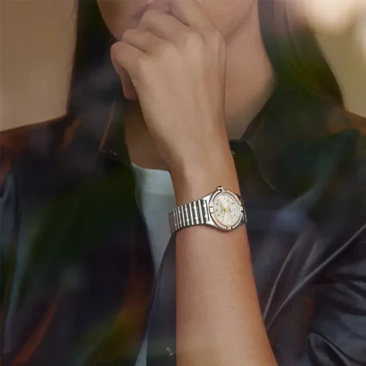 u77310591a2u1-on-wrist_49239303_thumbnail_1024.webp