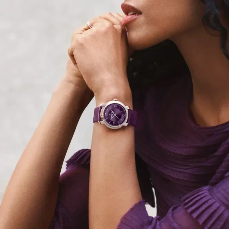 a10310121q1p1-on-wrist_d7c1d68a_thumbnail_1024.webp
