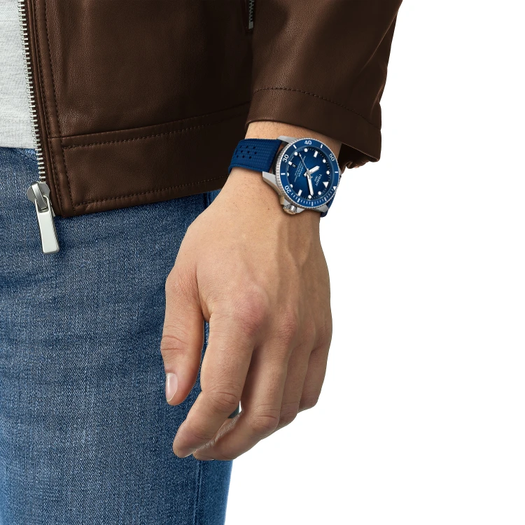 Tissot Seastar T1209071704100.jpg
