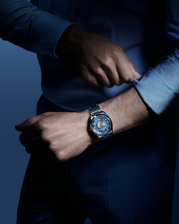 omega-seamaster-aqua-terra-150m-co-axial-master-chronometer-gmt-worldtimer-43-mm-22010432203002-portrait-3-cc0c95.webp