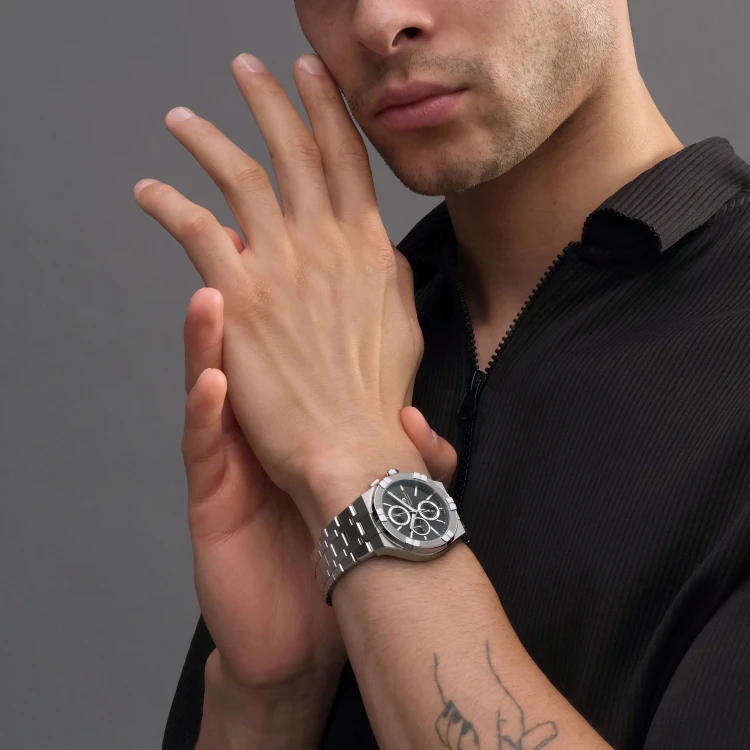 Maurice Lacroix  AI1118-SS002-330-1.jpg
