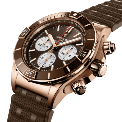 rb0136e31q1s1-super-chronomat-b01-44-three-quarter.png