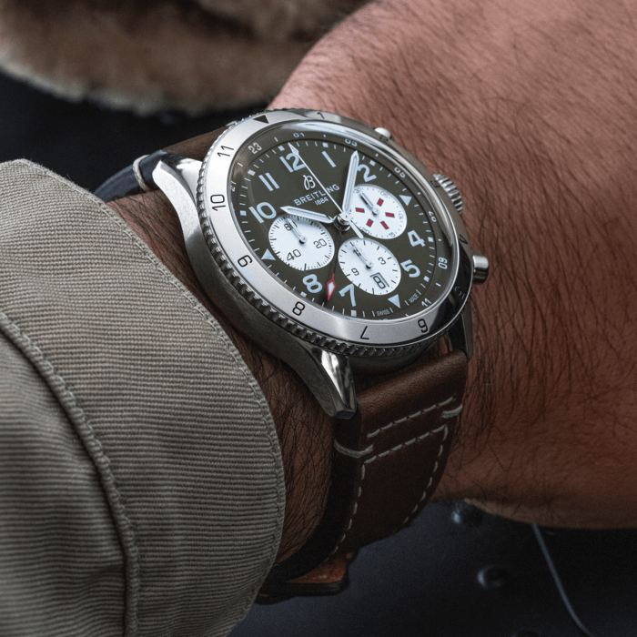 ab04452a1l1x1-super-avi-b04-chronograph-gmt-46-curtiss-warhawk-on-wrist.png