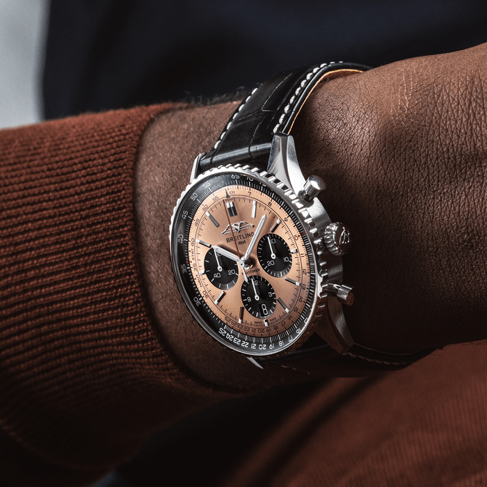 ab0138241k1p1-navitimer-b01-chronograph-43-on-wrist.png