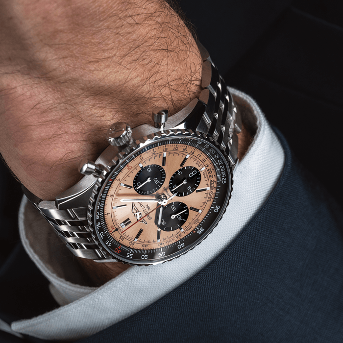 ab0138241k1a1-navitimer-b01-chronograph-43-on-wrist.png