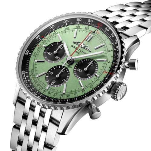ab0138241l1a1-navitimer-b01-chronograph-43-three-quarter.png