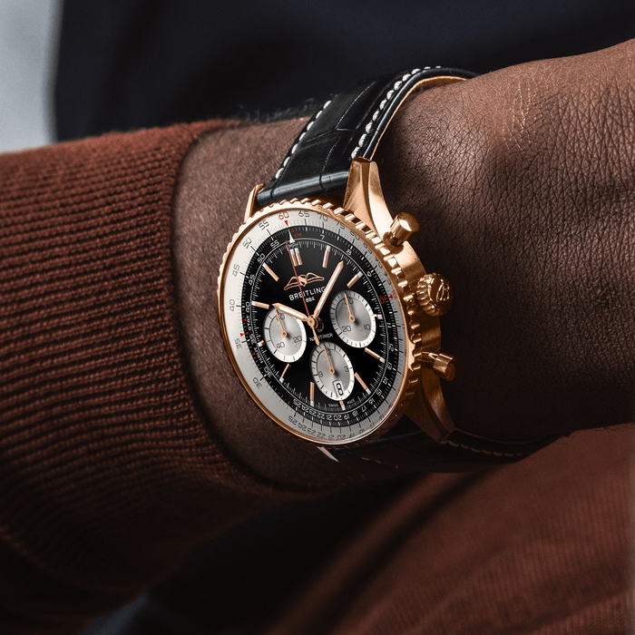 rb0138211b1p1-navitimer-b01-chronograph-43-on-wrist.png